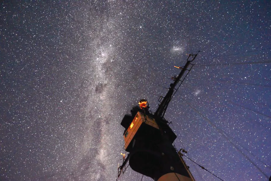 しらせから見上げた星空