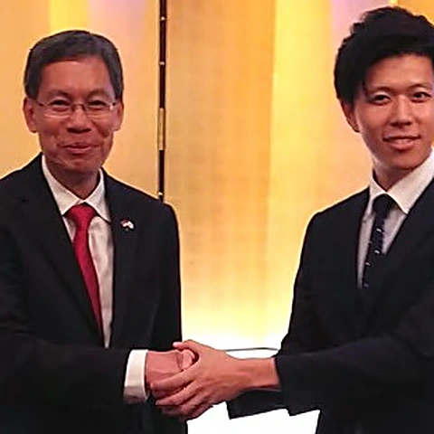 中原由棟