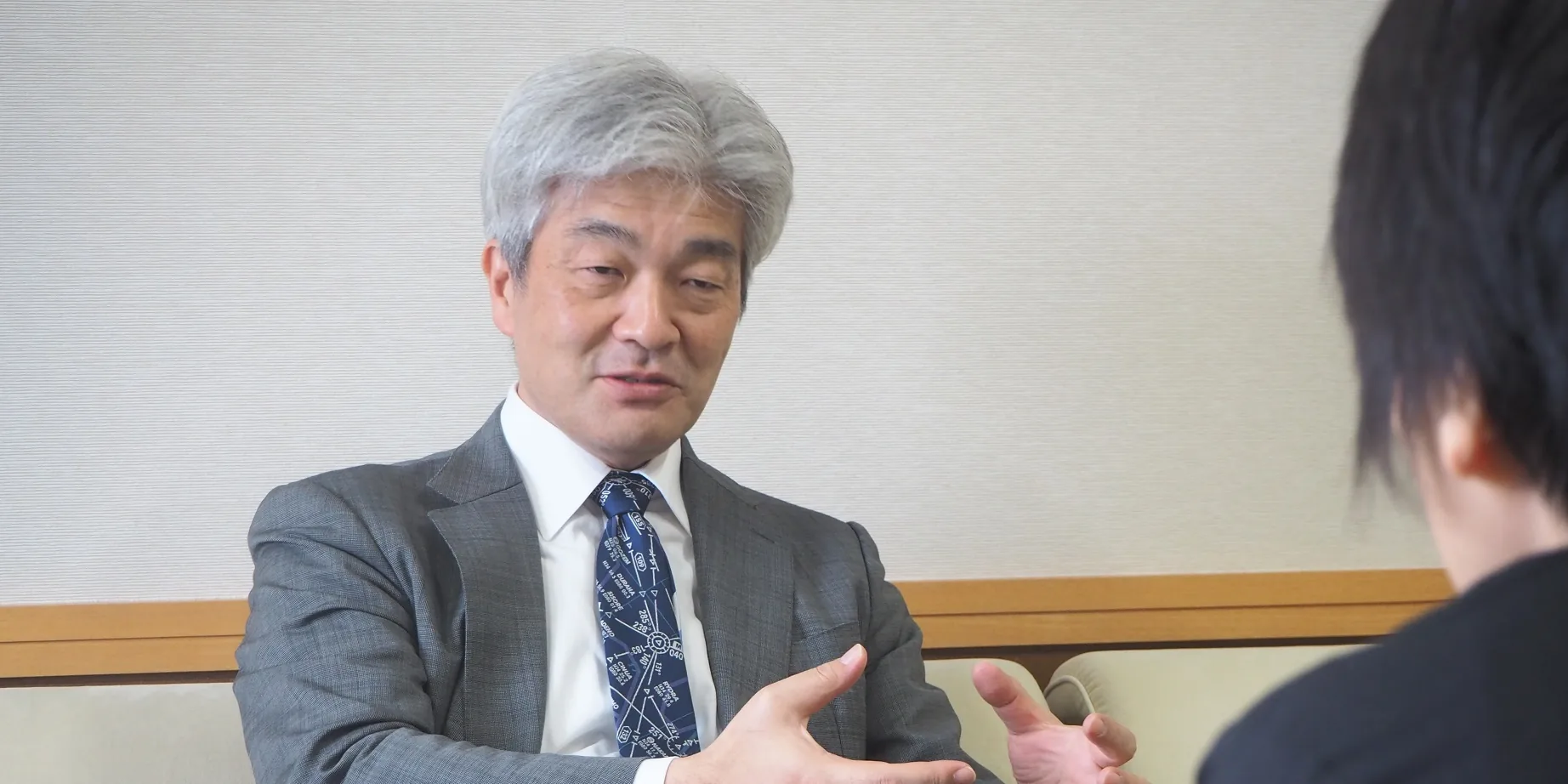 鈴木一人