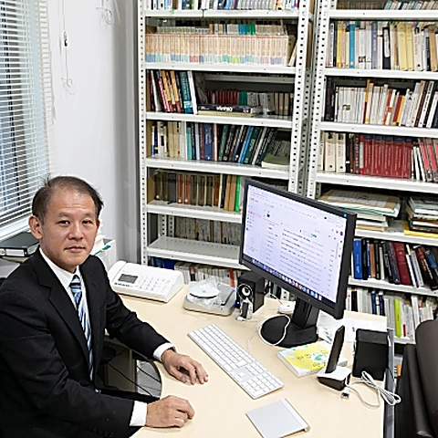 宇野重規